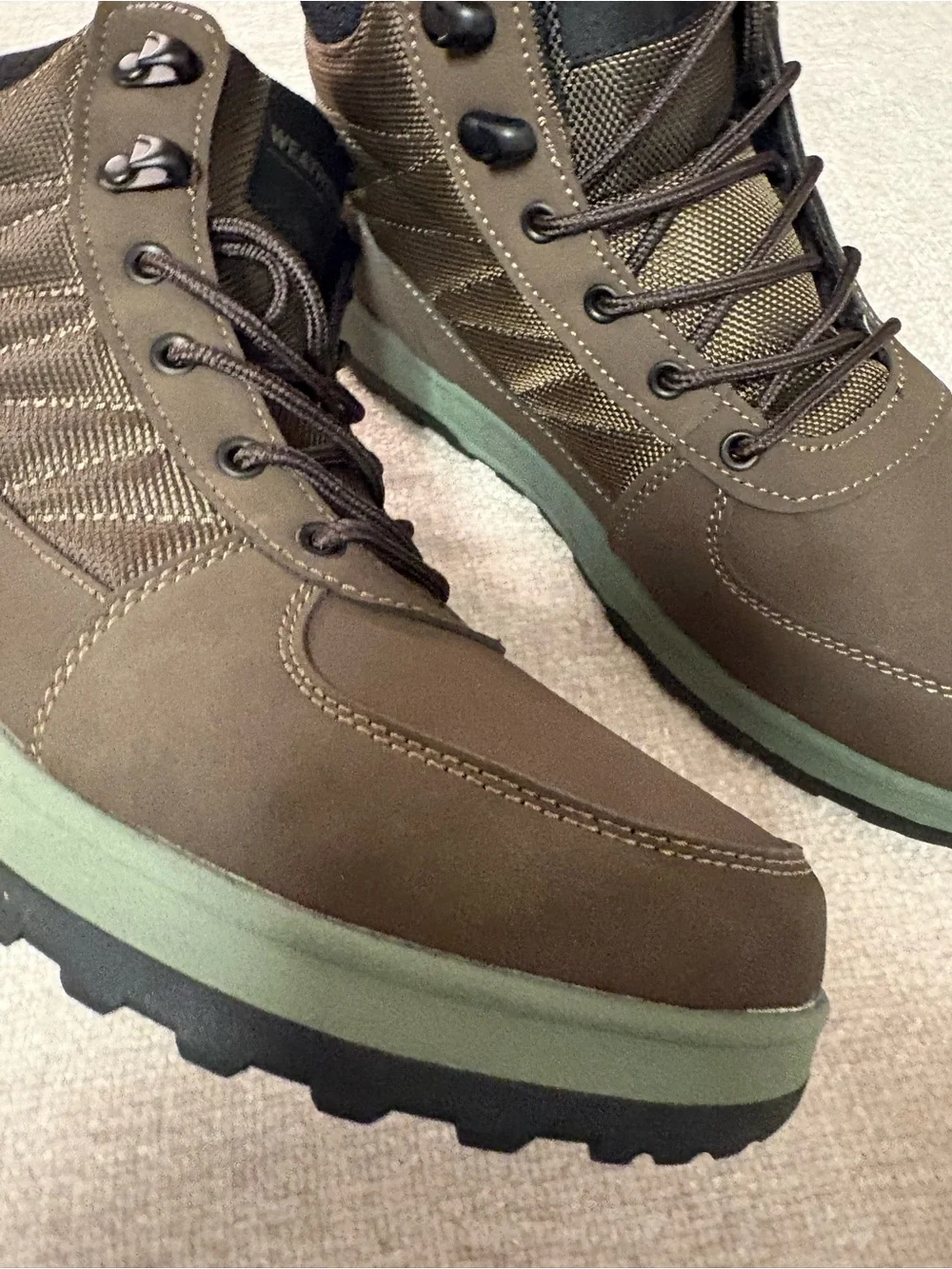 Weatherproof sturdy lace
